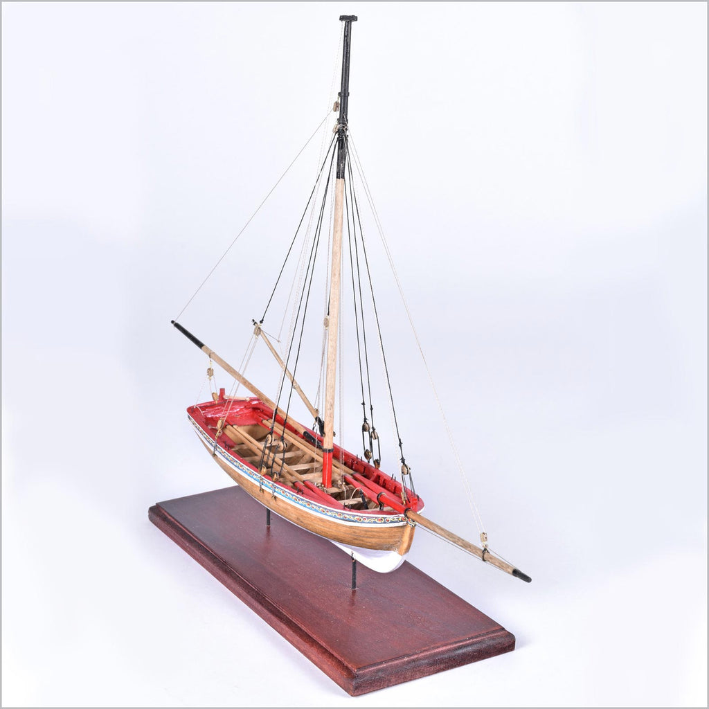 18TH CENTURY LONGBOAT 1:48