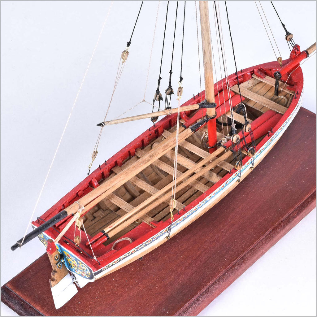 18TH CENTURY LONGBOAT 1:48